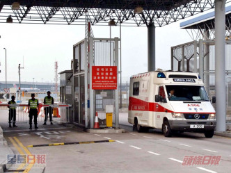 首批伤者抵港即送往医院。资料图片