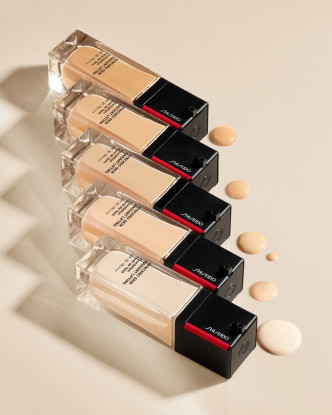 Shiseido感肌同步紧致亮颜修护粉底SPF30 PA++++/$390，糅合榉树芽萃取精华，有效刺激细胞新陈代谢，支援肌肤胶原蛋白合成，具养肤功效。