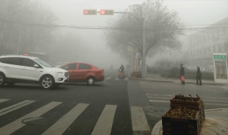 能見度受霧霾影響下降。網上圖片