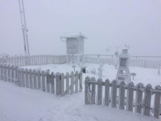 玉山氣象站周六出現降雪。網上圖片