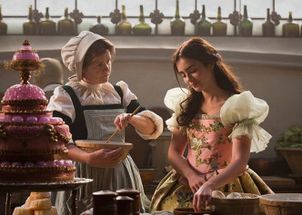 《魔镜·魔镜：白雪公主决战黑心皇后》是Lily第一部担任女主角的电影。
