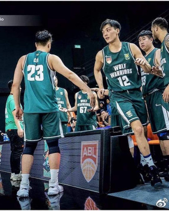 甲一球員

謝高晉仍然係澳門甲一籃球隊成員，所以體會到香港運動員嘅辛酸。