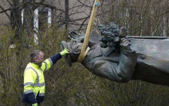 俄罗斯二战英雄科涅夫的雕像被移走触怒俄罗斯。AP资料图片