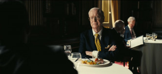 导演Nolan御用演员Michael Caine。