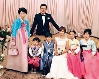 去年年尾，小雪和老公及子女，终于去韩国补摆喜酒及结婚仪式。