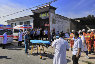 山西饭店倒塌，导致29人死亡。AP