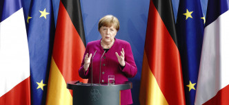 德国的目标是在6月15日前解除对欧盟各国的旅游警示，民众届时可按风险高低自行决定要去哪个国家度假。AP