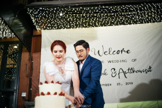 新娘與新郎舉行婚禮。網上圖片