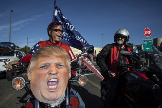在波特蘭市一批支持和反對總統特朗普的人士發生衝突。AP圖片