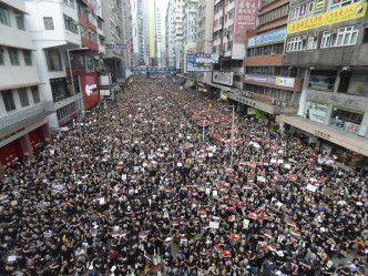 6月16日200万人大游行。