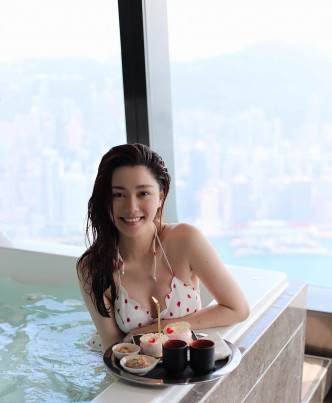 靚湯上月34歲生日，馬明亦有陪她Staycation慶祝。