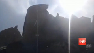 阿富汗一座2000年历史古塔倒塌。网上图片