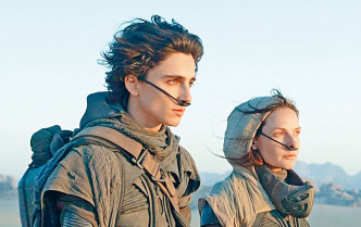 華納電影宣布將17部電影包括《沙丘瀚戰》明年於串流平台上映。
　　