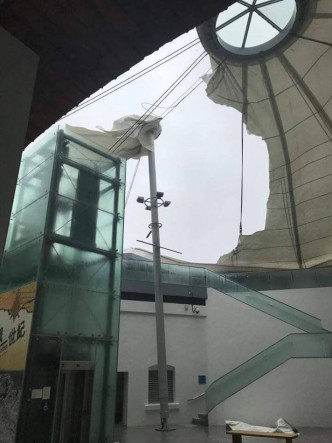 从博物馆内可见，帐篷损毁严重。fb专页「香港魂」