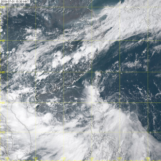 預料一個低壓區會在南海北部逐漸發展。天文台氣象衛星圖像