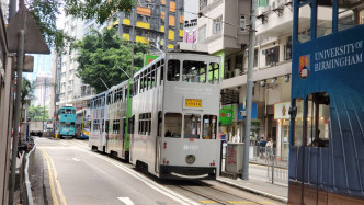 電車服務受阻。 楊偉亨攝