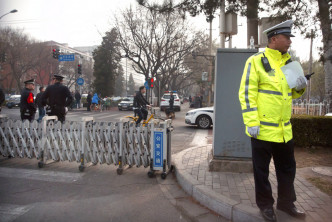 北京钓鱼台国宾馆附近昨晚深夜起增强警力。AP图片