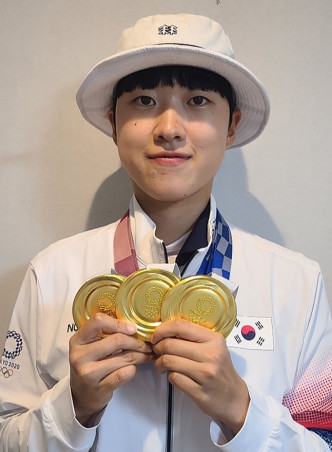 年仅 20 岁的南韩射箭选手安山，在东奥上夺得三面金牌。