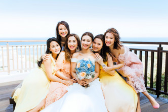 去年，劉倩婷、岑杏賢及張嘉兒等齊出席朱千雪的婚禮。