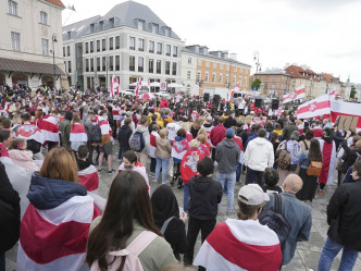 華沙有數以百計民眾集會聲援普羅塔塞維奇。AP