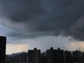 整个北区受黑云笼罩。网民Kin Ming Lau图片