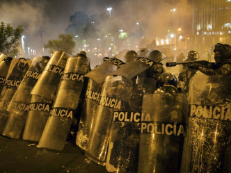 示威期間爆發警民衝突。AP圖片