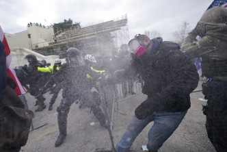 華盛頓爆發示威暴亂。AP圖片
