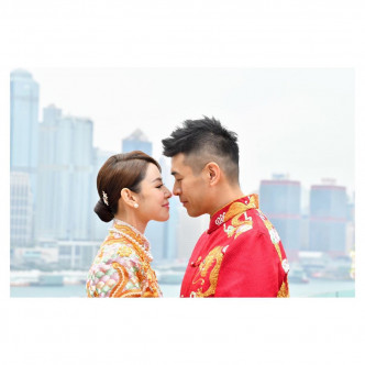 谭凯琪昨日宣布跟拍拖8年的男友庄日宇已正式结为夫妇。