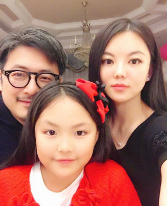 王岳倫妻子李湘與女兒王詩齡。