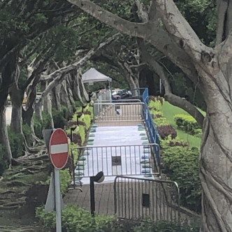 「青蛙路」被校方以鐵欄圍封。科大學生會FB圖片