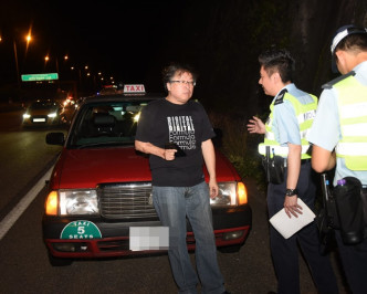 涉事的士司机协助警方调查。