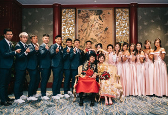 可宜今年8月，與甲一港隊籃球員鄭錦興結婚。
