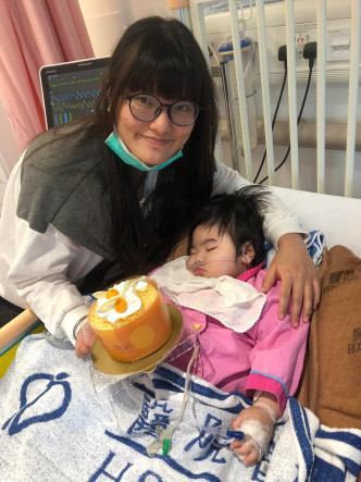 焯瑩離世前父母為她預祝生日。FB圖片