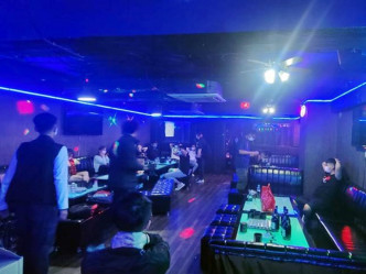 警方搗破東九龍3間無牌酒吧。警立圖片