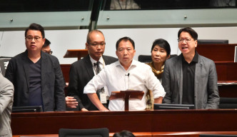 胡志伟被赶离场引民主派议员不满。