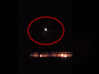 網民Qnew Lee拍攝到隕石閃爆。