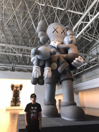 周董一家也爱KAWS，他计画来港朝圣。