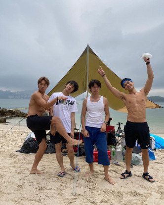 （左起）胡子彤、吳肇軒、林家熙和朱鑑然早前一齊去沙灘露營。
