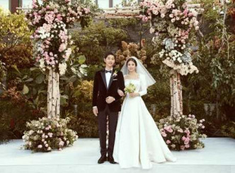 宋慧乔与宋仲基于2019年结束1年零8个月的婚姻。