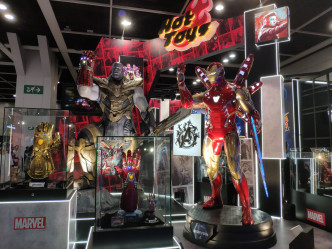 Hot Toys。