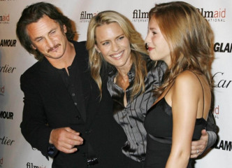 Dylan與父親Sean Penn、母親Robin Wright。