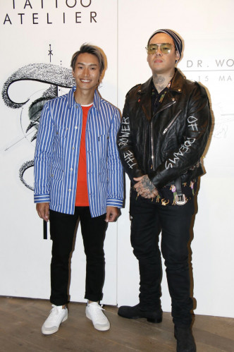 陈柏宇和著名的纹身师Dr Woo出席I.T 纹身期间限定店举行的活动。