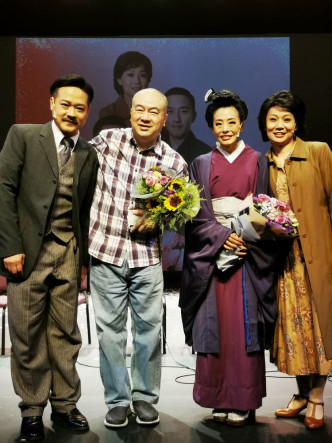 （左起）李润祺、高志森、焦媛、关凯珊在《大月薰》合作愉快。