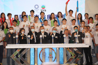 TVB半百艺员出席《2020 东京奥运会》记者会，包括有吴业坤、邓佩仪、姚子羚、方力申、陈庭欣等。