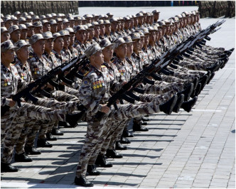 北韩今早举行了大型阅兵仪式。AP