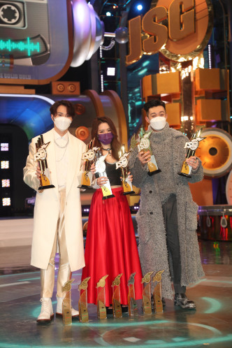 胡鴻鈞、菊梓喬及周柏豪在《勁歌總選》中大豐收。
