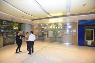 事发于秀茂坪邨商场1楼一间越南餐厅。