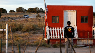艾力寶雲在新墨西哥州拍攝《Rust》時，發生嚴重意外。