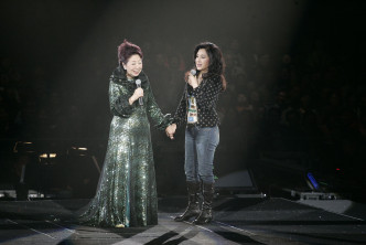 仗義幫手

10年前，姚煒幫靜婷演唱會任嘉賓。