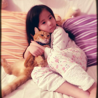郭羨妮囡囡Kylie同貓貓好friend。